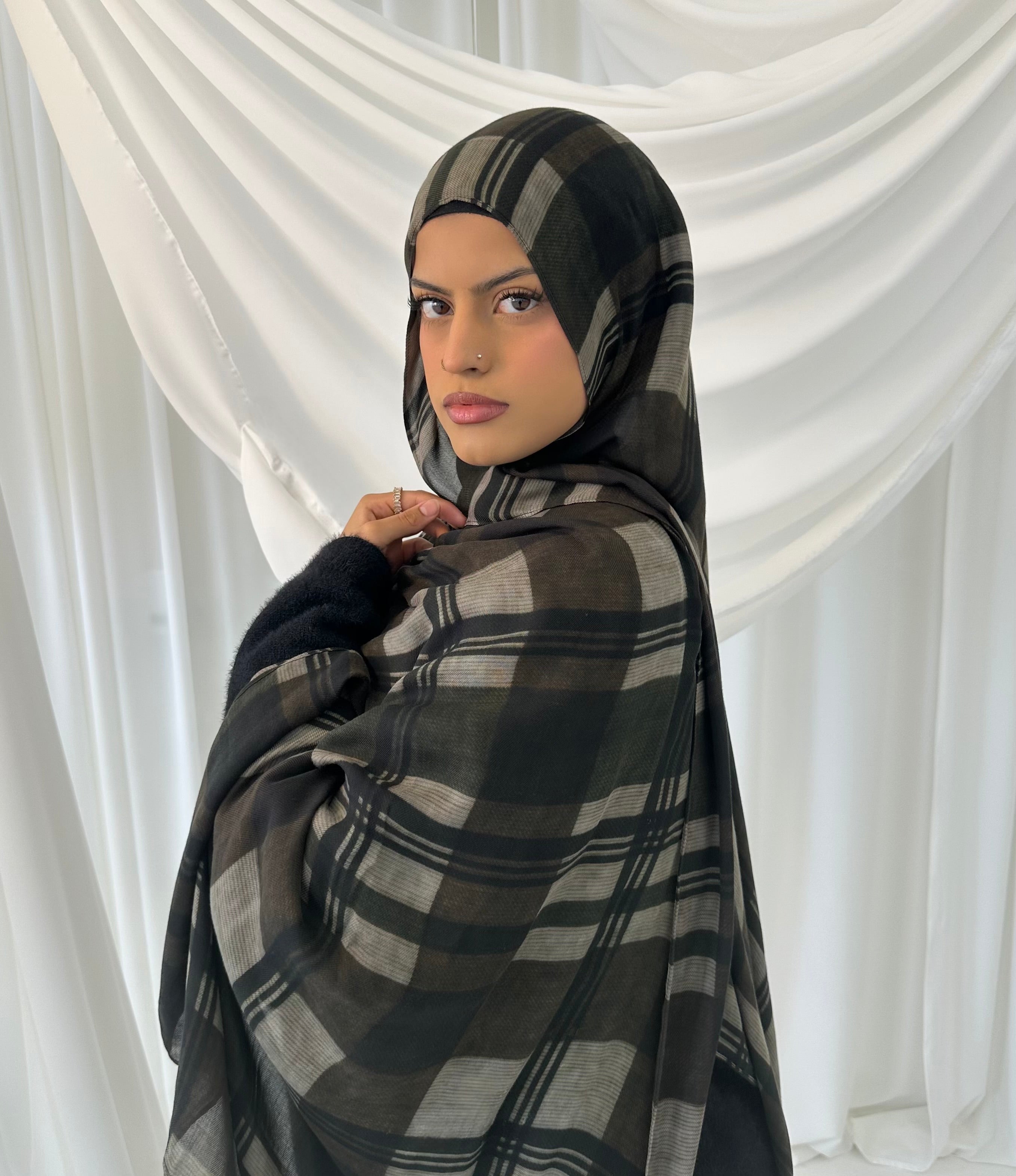 Chocolate Plaid – Izzat.scarves